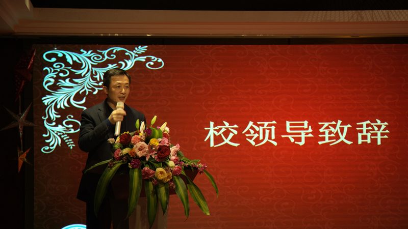 功能测试是验证PCB样品能否按照设计要求正常工作的过程。主要测试内容包括：